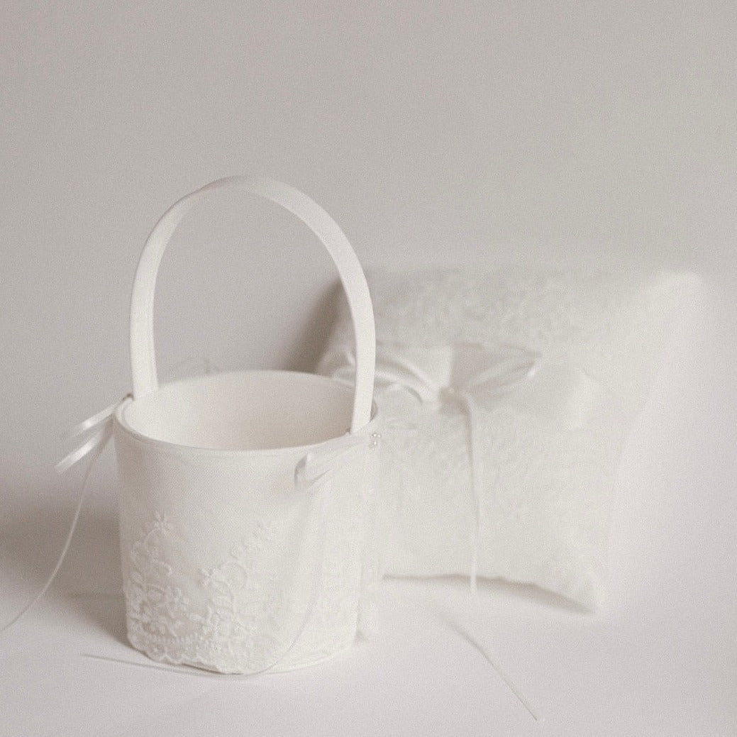 Single Ribbon Pillow and Basket